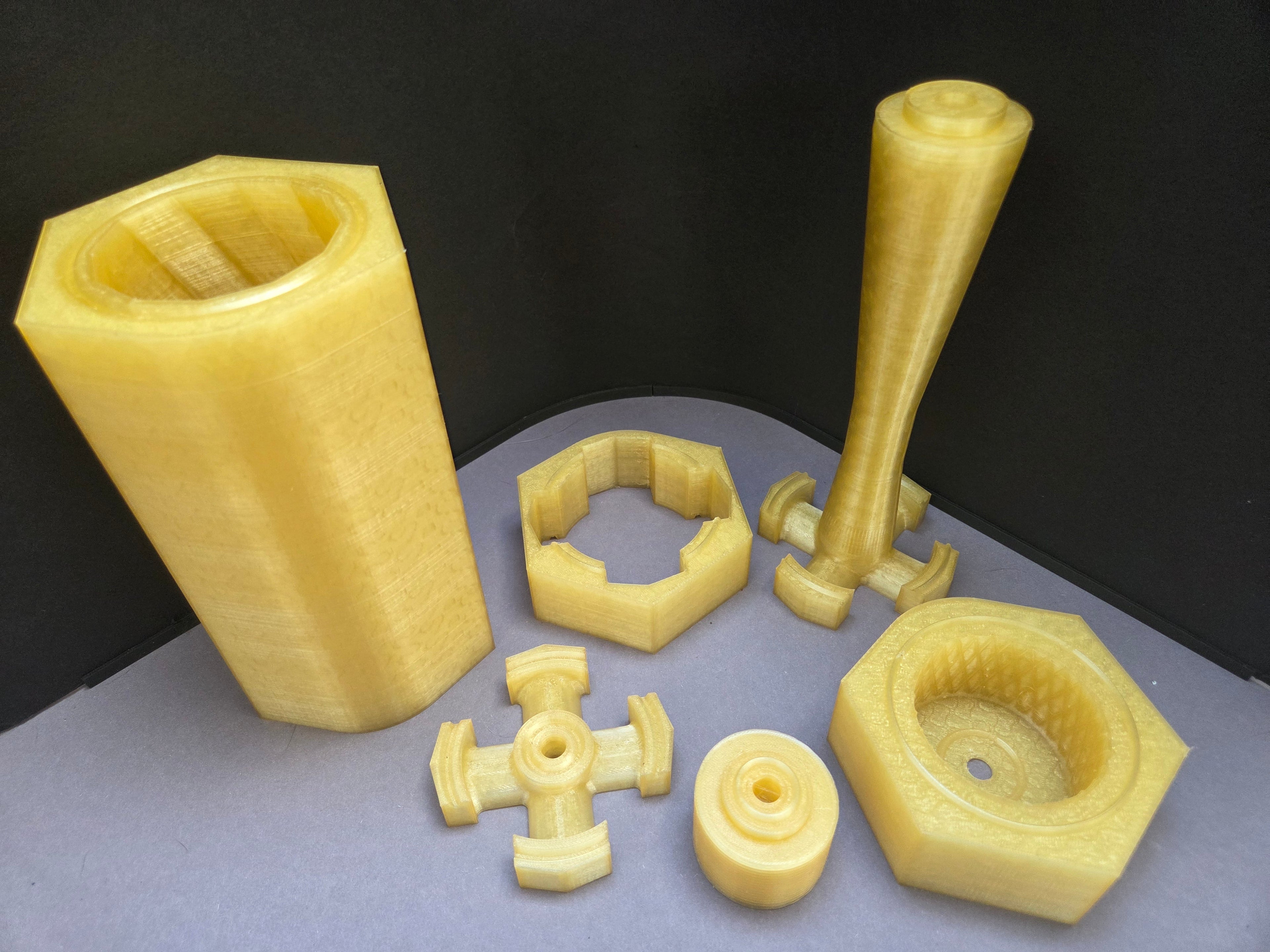 Mehrteilige Präzisionsgussform aus wasserlöslichem Material – Gesamtansicht aller Komponenten